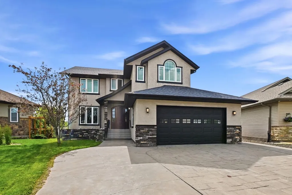 74 Oaklands Crescent Red Deer AB T4P0C4