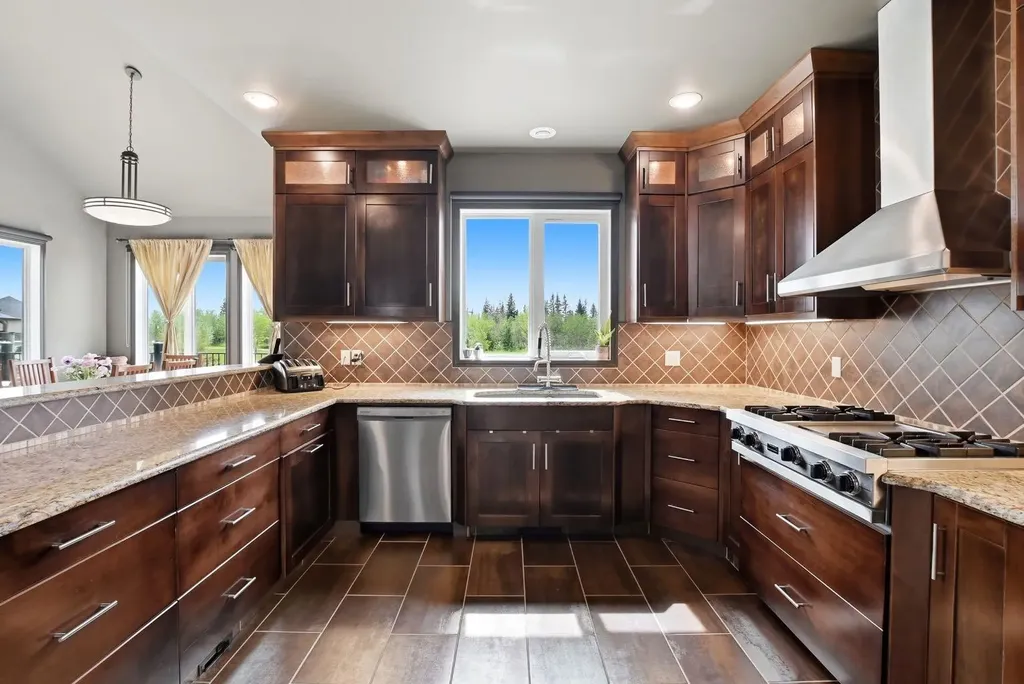 74 Oaklands Crescent Red Deer AB T4P0C4