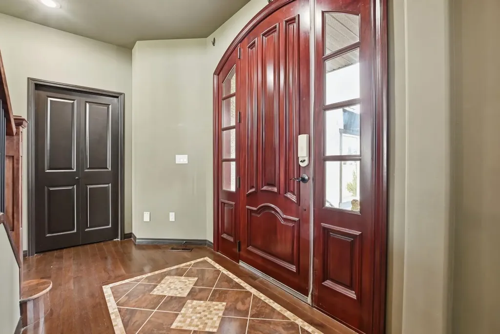 74 Oaklands Crescent Red Deer AB T4P0C4