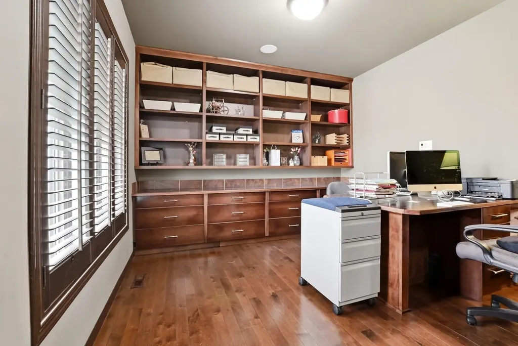 74 Oaklands Crescent Red Deer AB T4P0C4