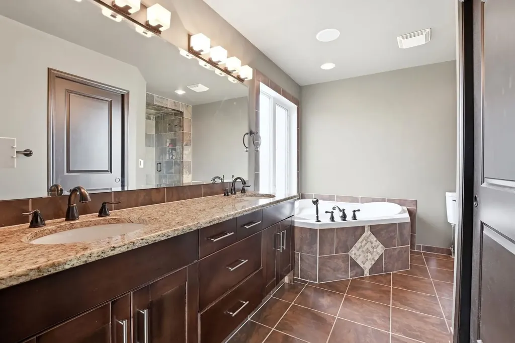 74 Oaklands Crescent Red Deer AB T4P0C4