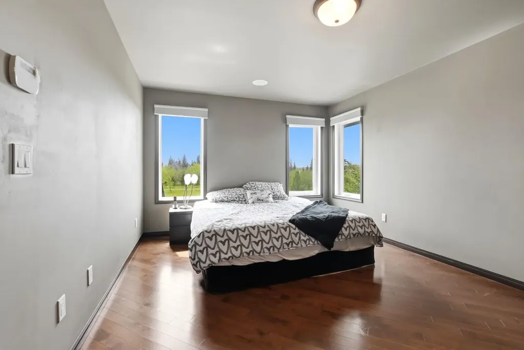 74 Oaklands Crescent Red Deer AB T4P0C4