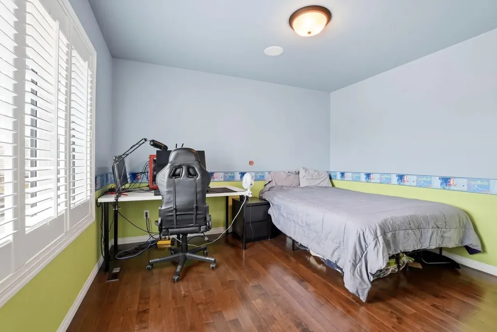 74 Oaklands Crescent Red Deer AB T4P0C4