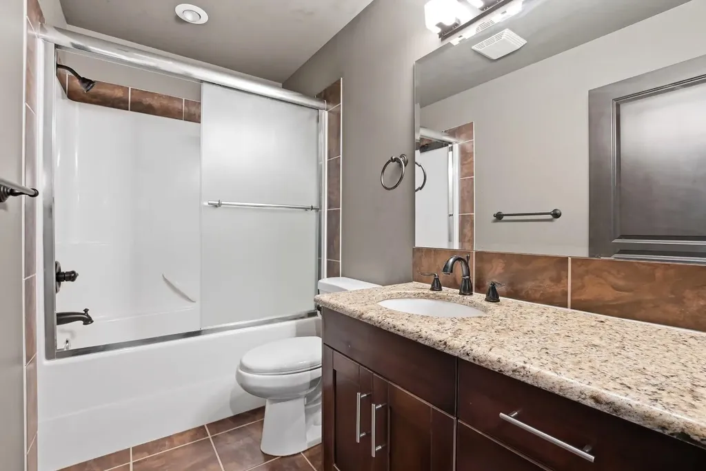 74 Oaklands Crescent Red Deer AB T4P0C4