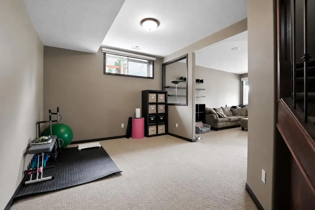 74 Oaklands Crescent Red Deer AB T4P0C4