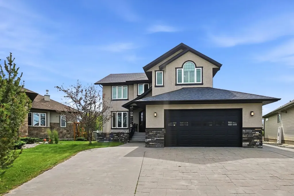 74 Oaklands Crescent Red Deer AB T4P0C4