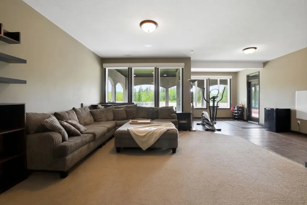 74 Oaklands Crescent Red Deer AB T4P0C4