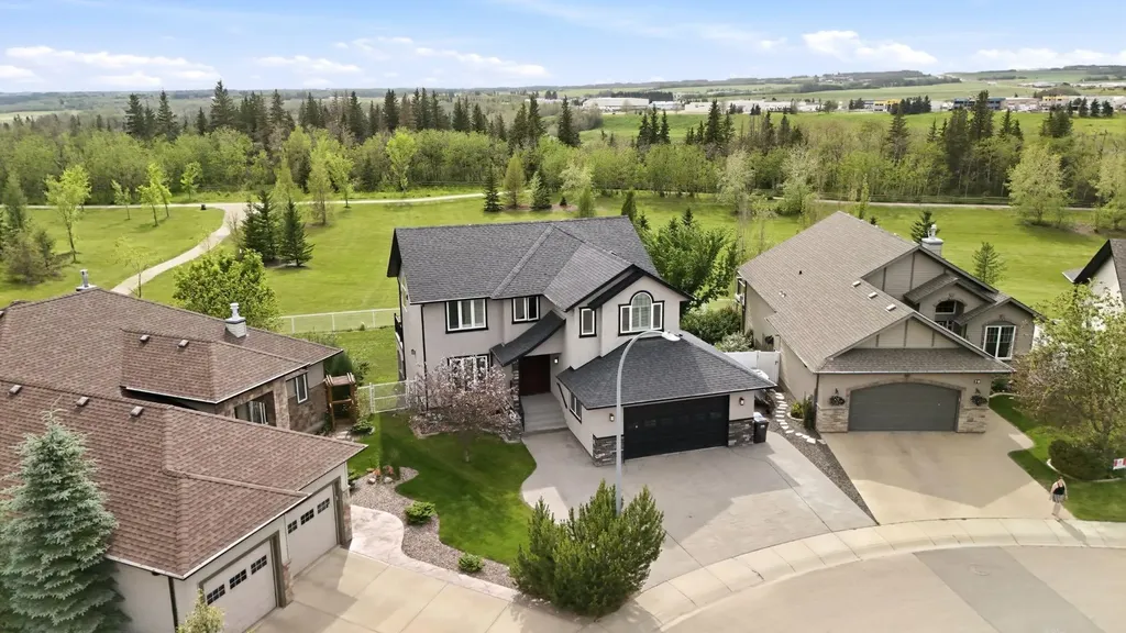 74 Oaklands Crescent Red Deer AB T4P0C4