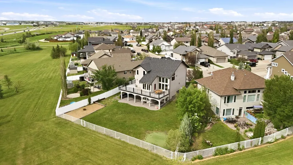 74 Oaklands Crescent Red Deer AB T4P0C4