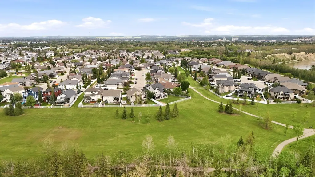 74 Oaklands Crescent Red Deer AB T4P0C4