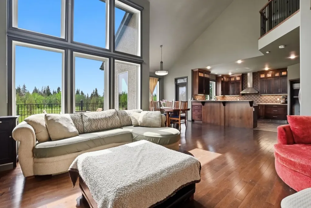 74 Oaklands Crescent Red Deer AB T4P0C4