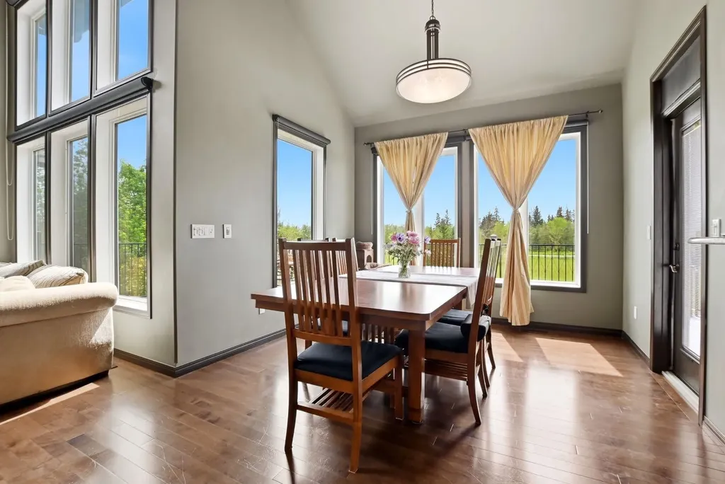 74 Oaklands Crescent Red Deer AB T4P0C4