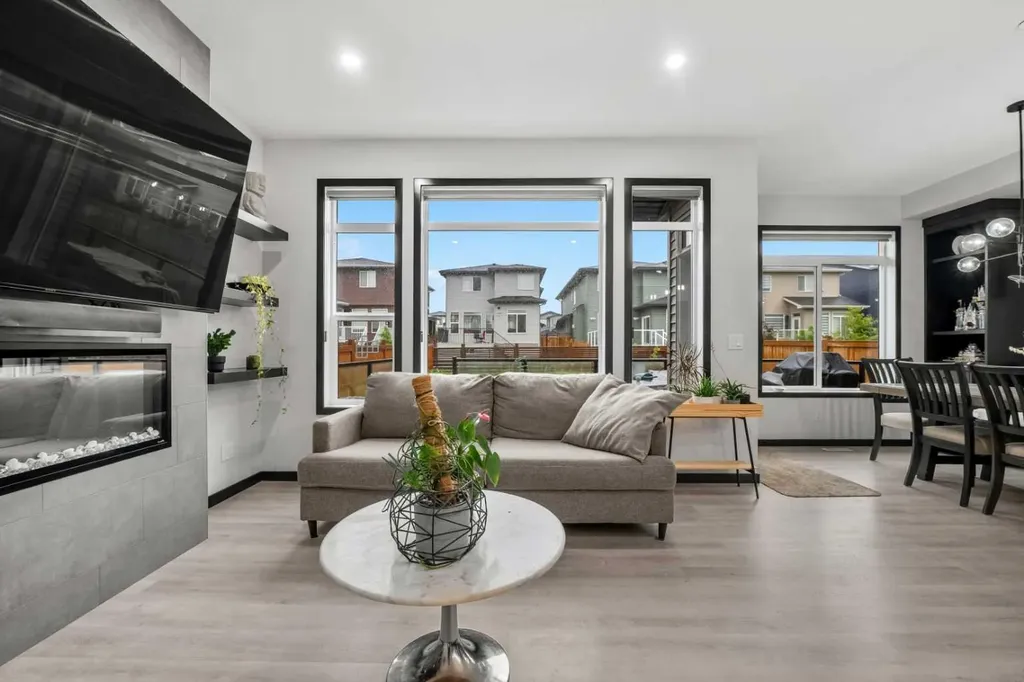 119 Howse Hill NE Calgary AB T3P1P3