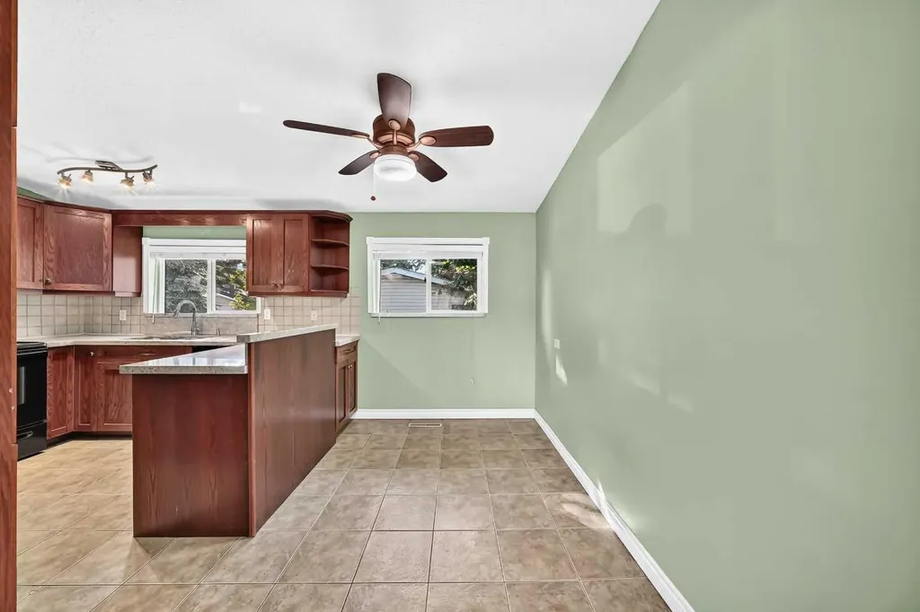 4628 Verona Drive NW Calgary AB T3A 0P4