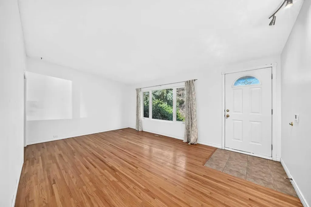 4628 Verona Drive NW Calgary AB T3A 0P4