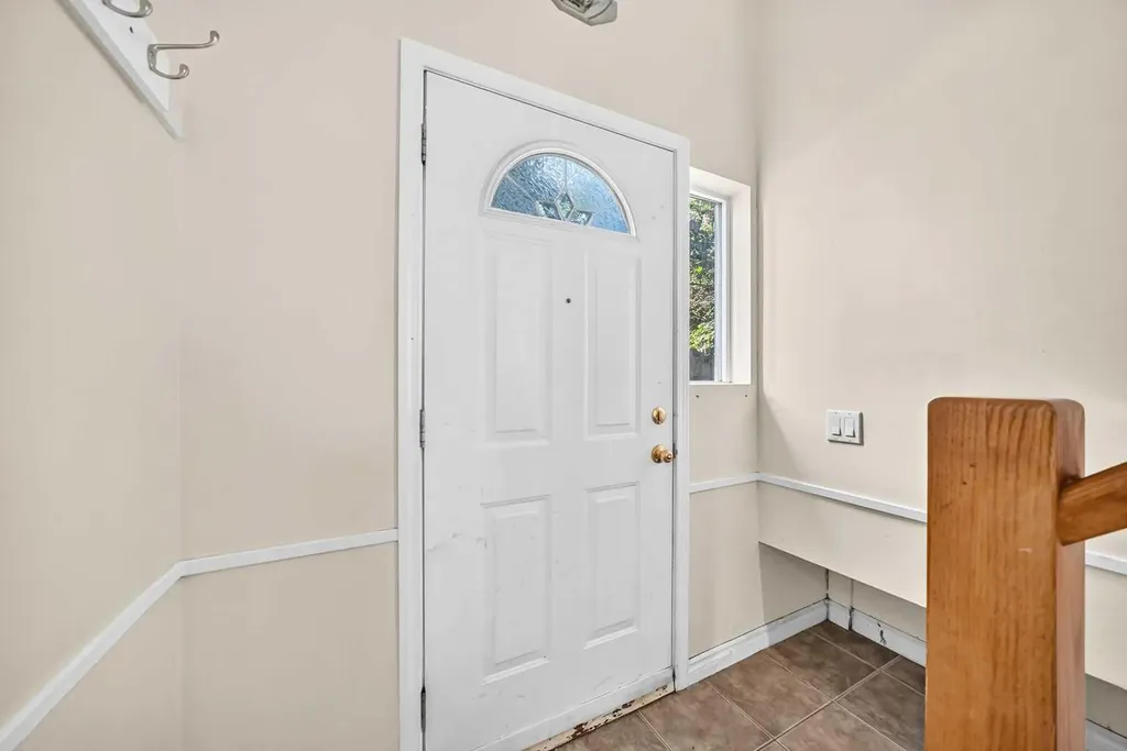 4628 Verona Drive NW Calgary AB T3A 0P4