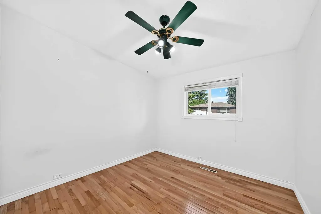 4628 Verona Drive NW Calgary AB T3A 0P4