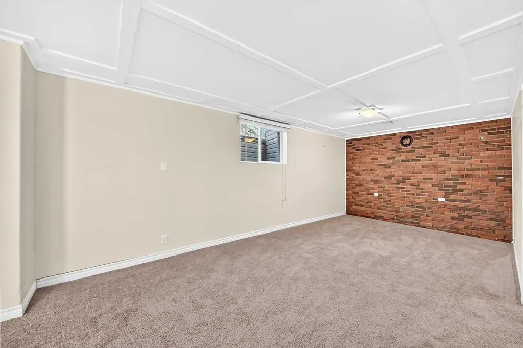 4628 Verona Drive NW Calgary AB T3A 0P4