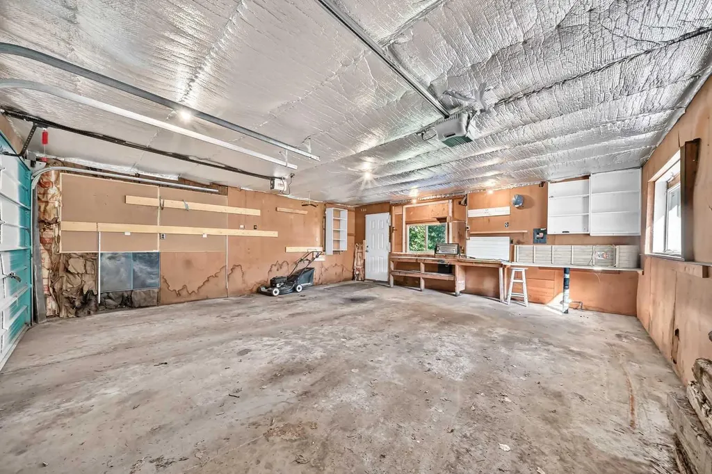 4628 Verona Drive NW Calgary AB T3A 0P4