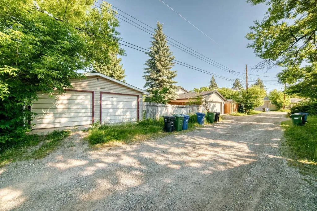 4628 Verona Drive NW Calgary AB T3A 0P4