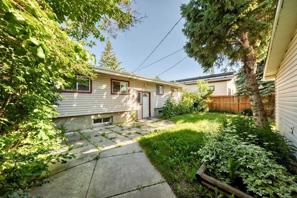 4628 Verona Drive NW Calgary AB T3A 0P4