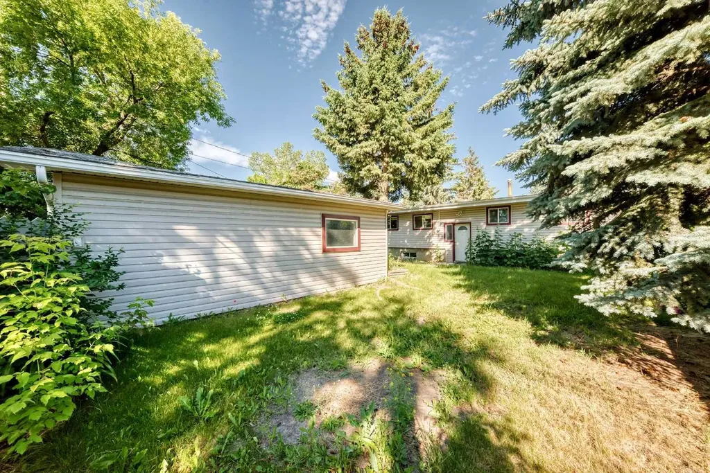 4628 Verona Drive NW Calgary AB T3A 0P4