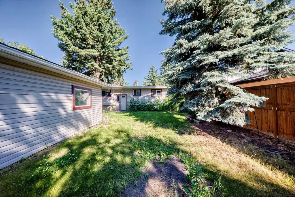 4628 Verona Drive NW Calgary AB T3A 0P4