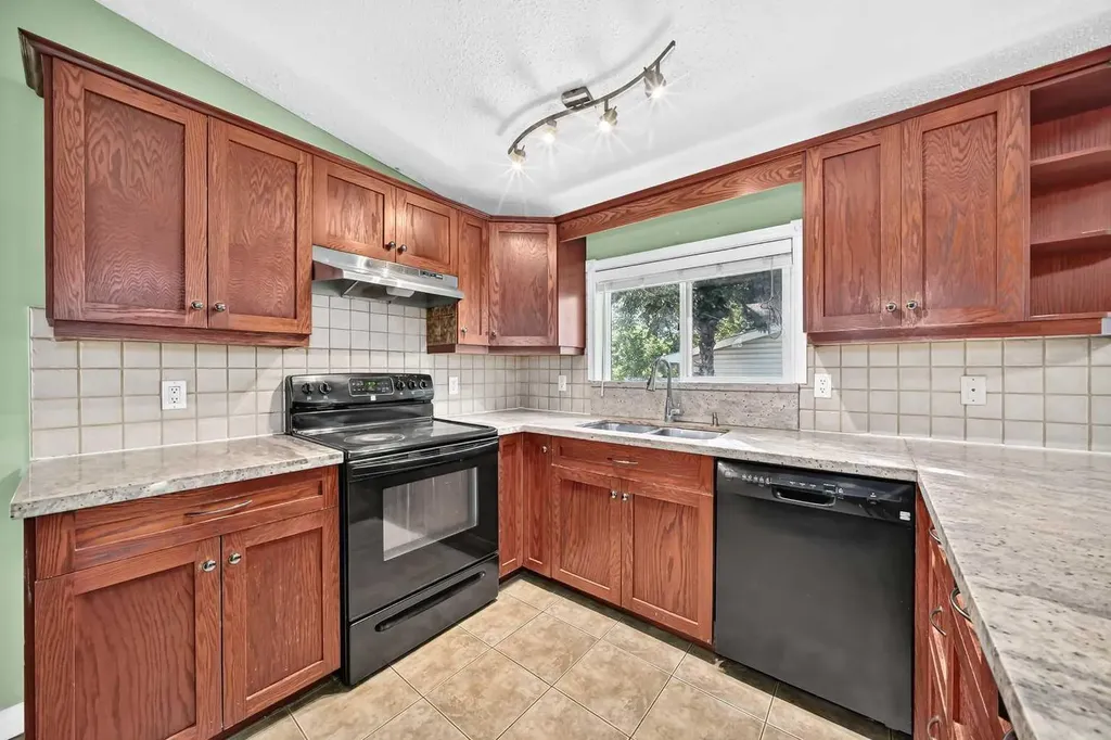 4628 Verona Drive NW Calgary AB T3A 0P4
