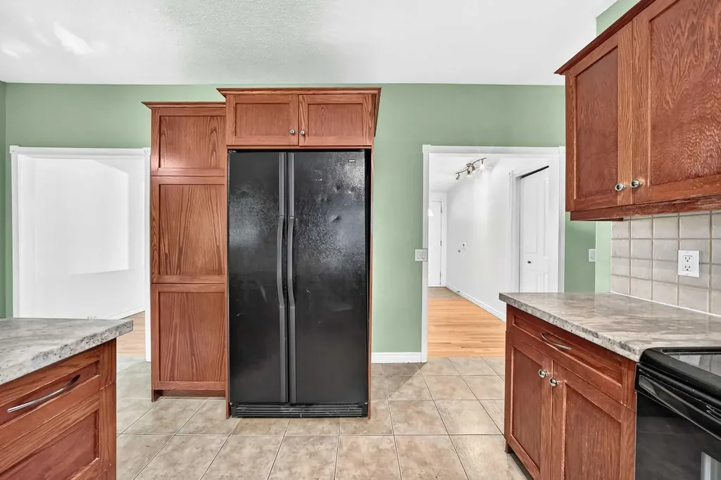 4628 Verona Drive NW Calgary AB T3A 0P4