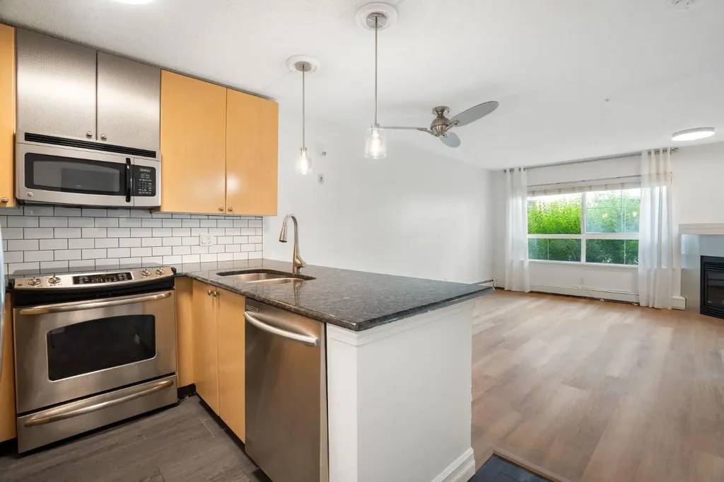 25 Richard Place SW Calgary AB T3E 7N1