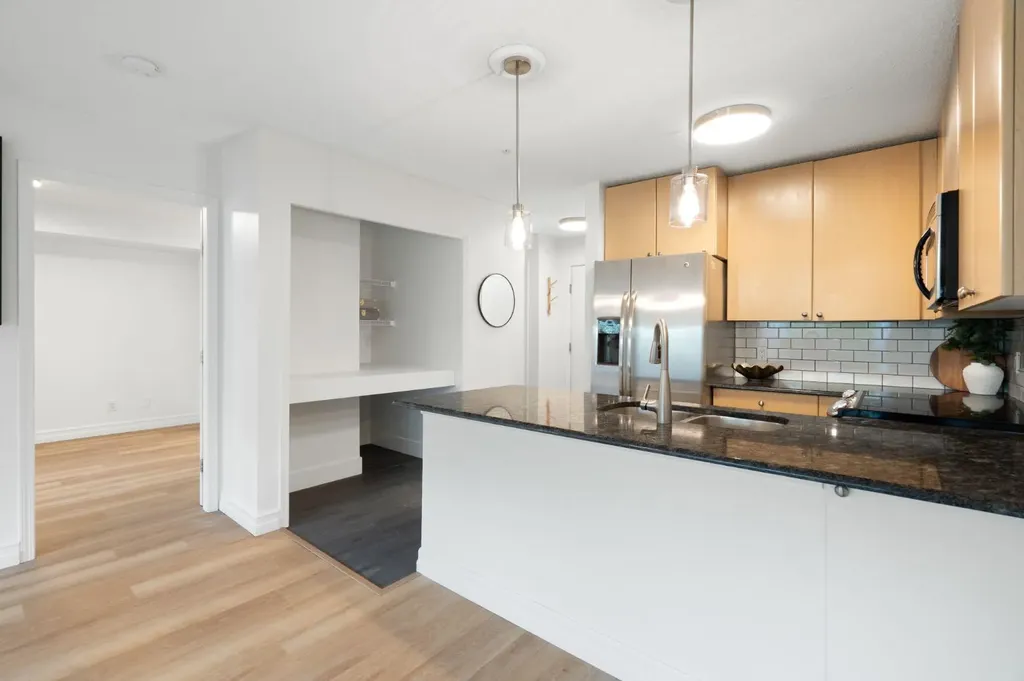 25 Richard Place SW Calgary AB T3E 7N1