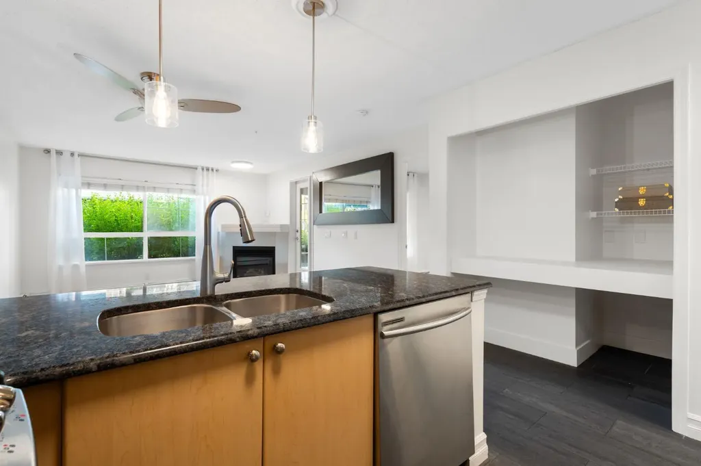 25 Richard Place SW Calgary AB T3E 7N1