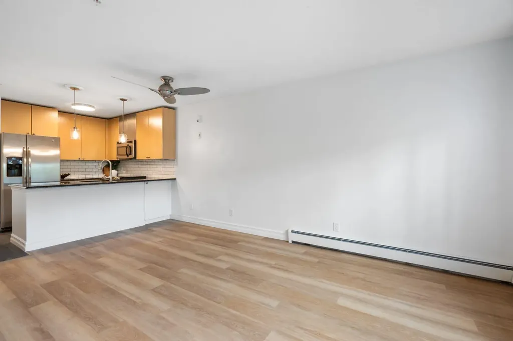 25 Richard Place SW Calgary AB T3E 7N1