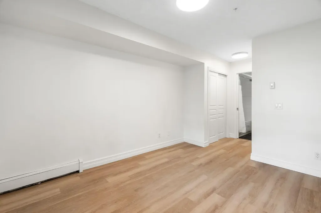25 Richard Place SW Calgary AB T3E 7N1