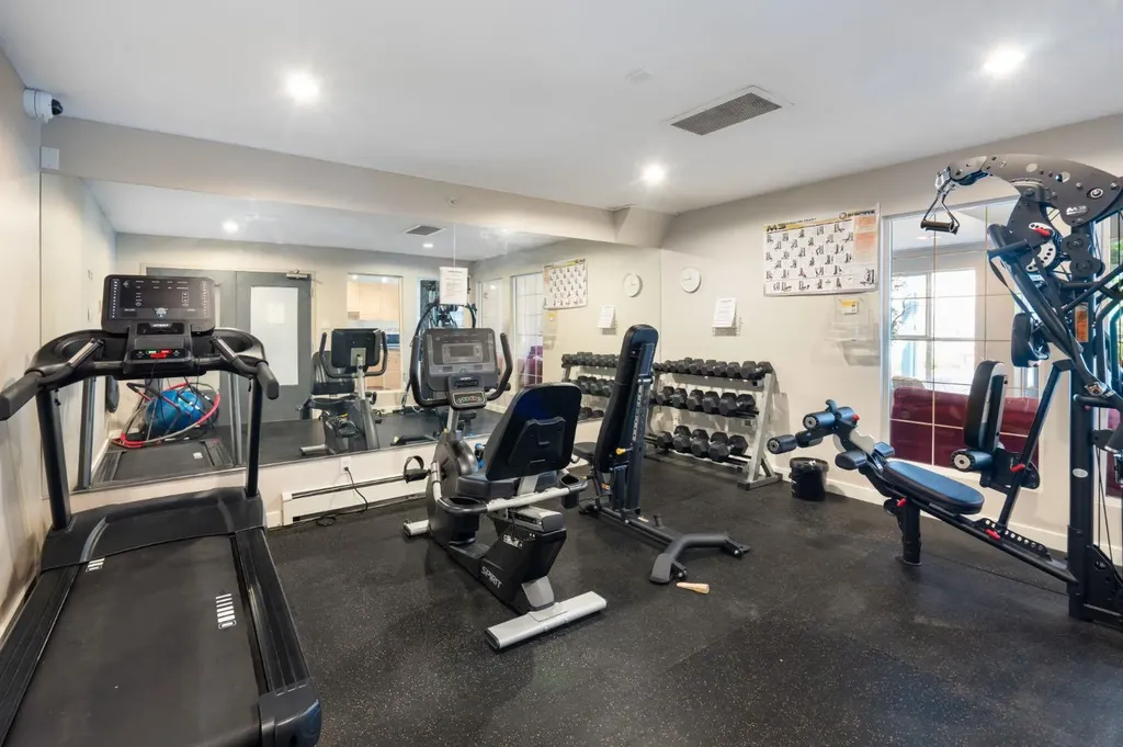 25 Richard Place SW Calgary AB T3E 7N1