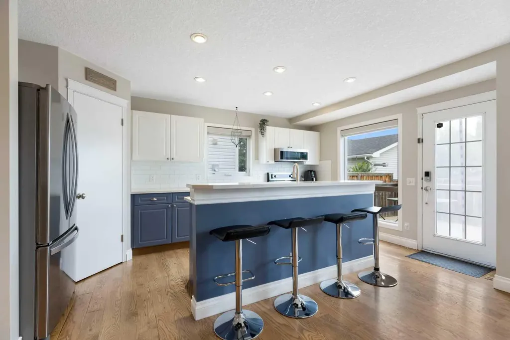 130 Tuscany Valley Drive NW Calgary AB T3L 2C1