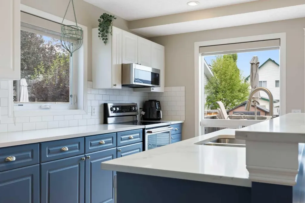 130 Tuscany Valley Drive NW Calgary AB T3L 2C1