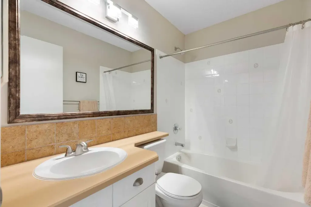 130 Tuscany Valley Drive NW Calgary AB T3L 2C1