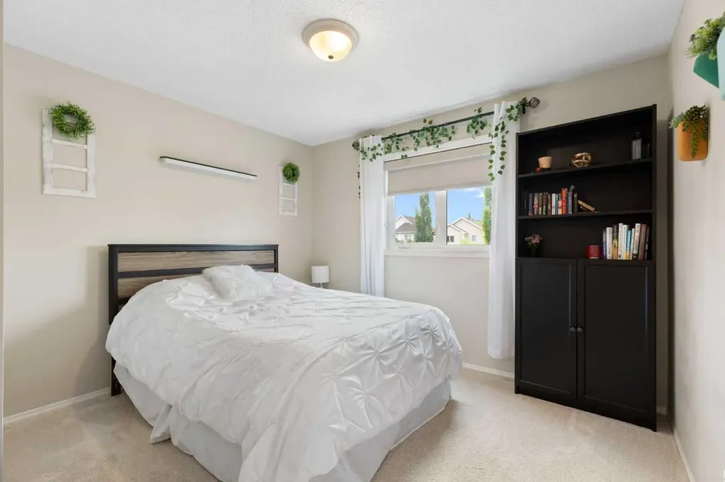 130 Tuscany Valley Drive NW Calgary AB T3L 2C1