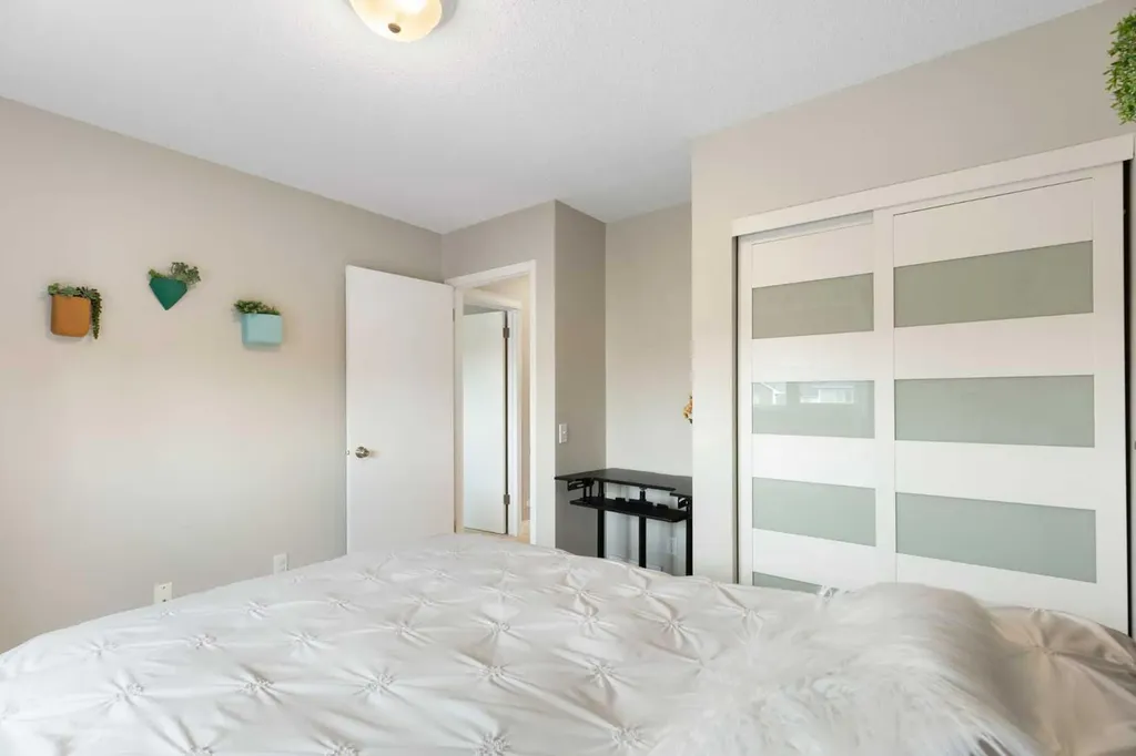 130 Tuscany Valley Drive NW Calgary AB T3L 2C1