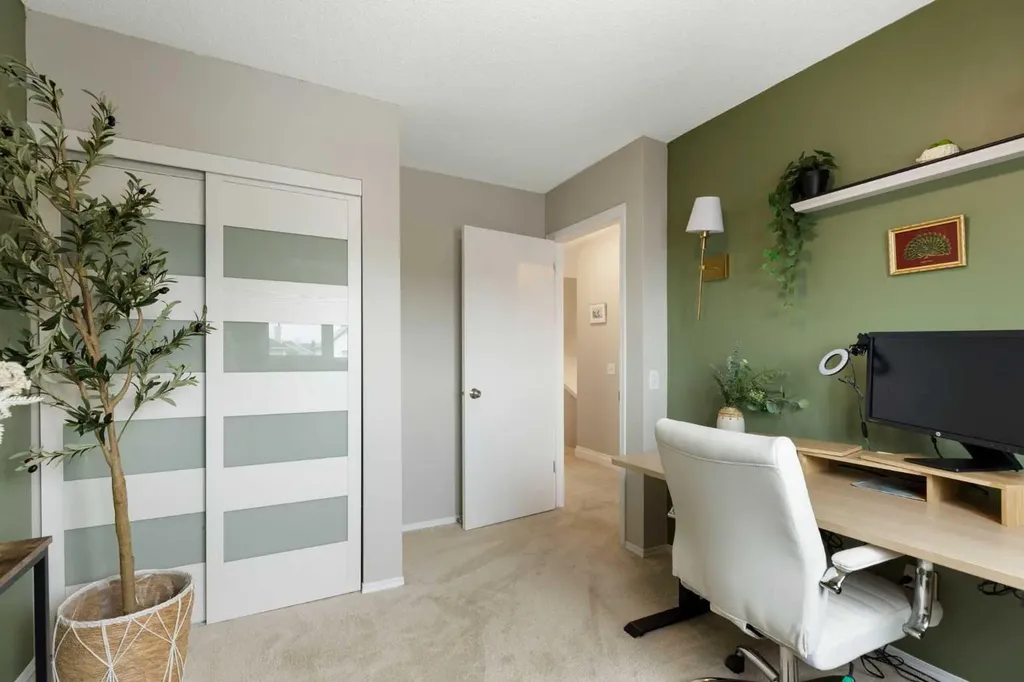 130 Tuscany Valley Drive NW Calgary AB T3L 2C1