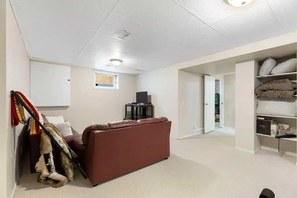130 Tuscany Valley Drive NW Calgary AB T3L 2C1