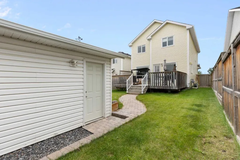 130 Tuscany Valley Drive NW Calgary AB T3L 2C1