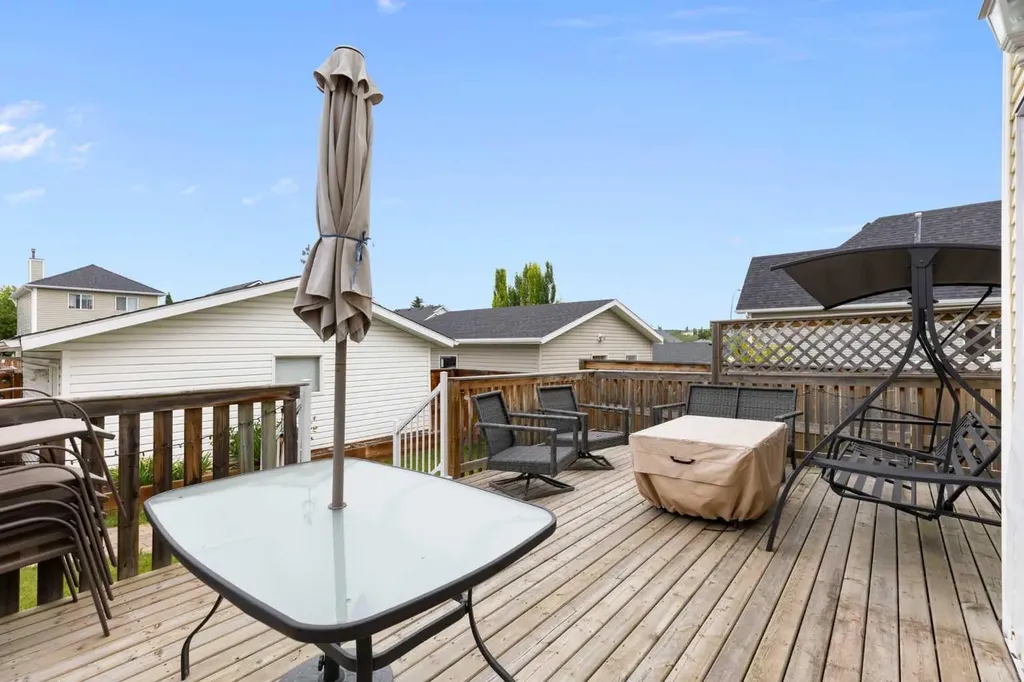 130 Tuscany Valley Drive NW Calgary AB T3L 2C1