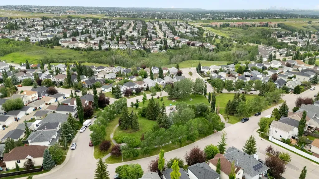 130 Tuscany Valley Drive NW Calgary AB T3L 2C1