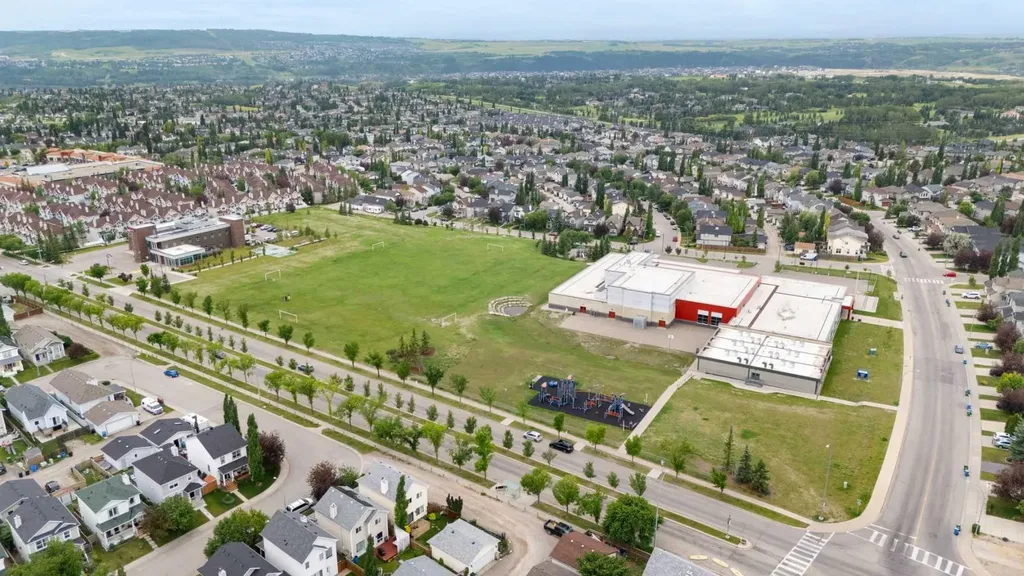 130 Tuscany Valley Drive NW Calgary AB T3L 2C1