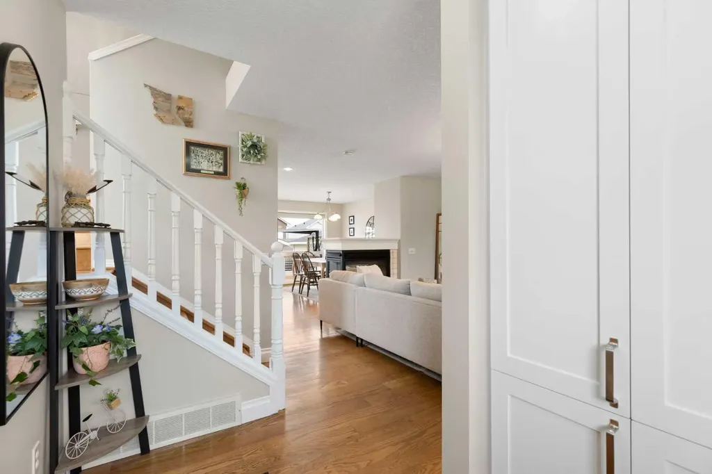130 Tuscany Valley Drive NW Calgary AB T3L 2C1