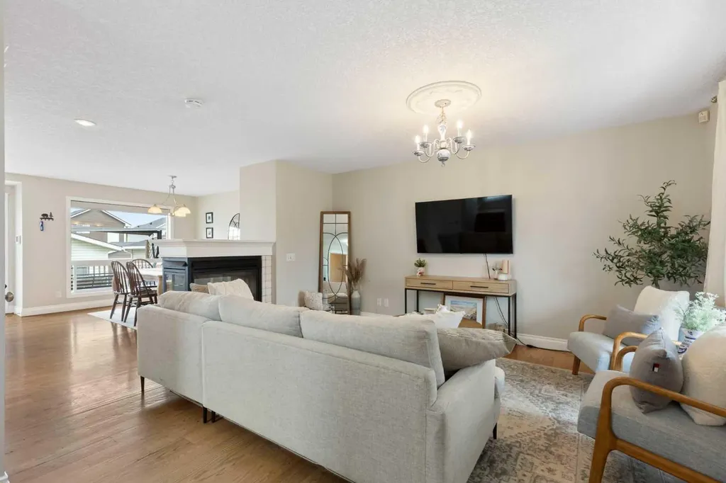 130 Tuscany Valley Drive NW Calgary AB T3L 2C1