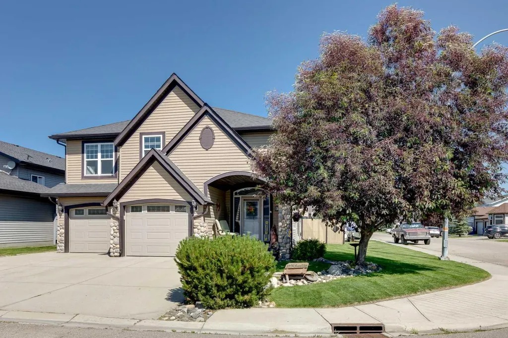 800 Carriage Lane Place N Carstairs AB T0M 0N0