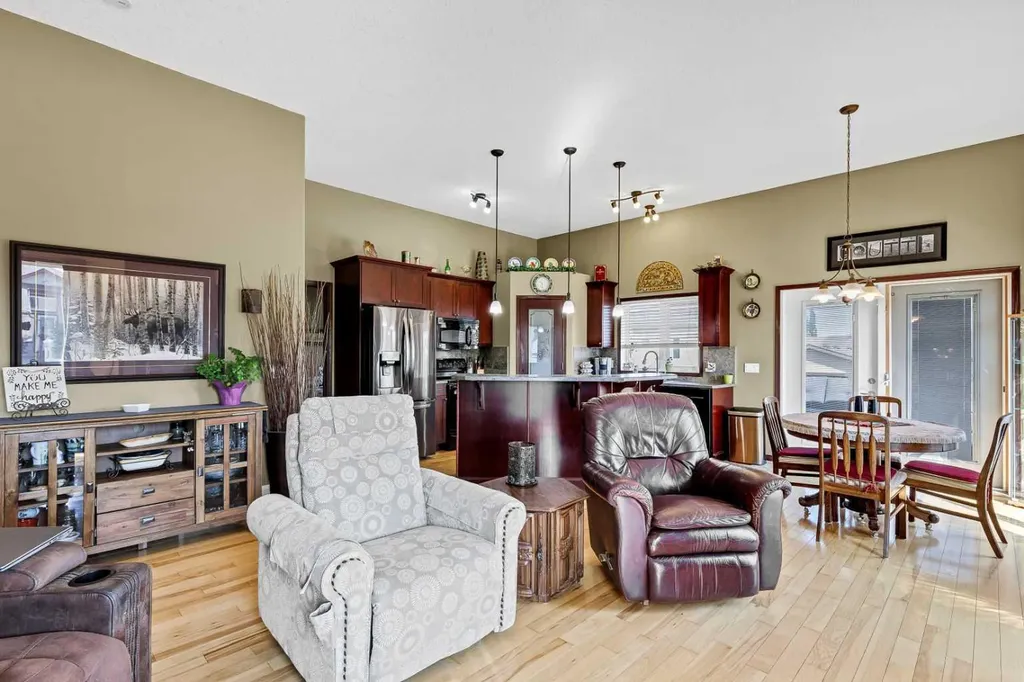 800 Carriage Lane Place N Carstairs AB T0M 0N0